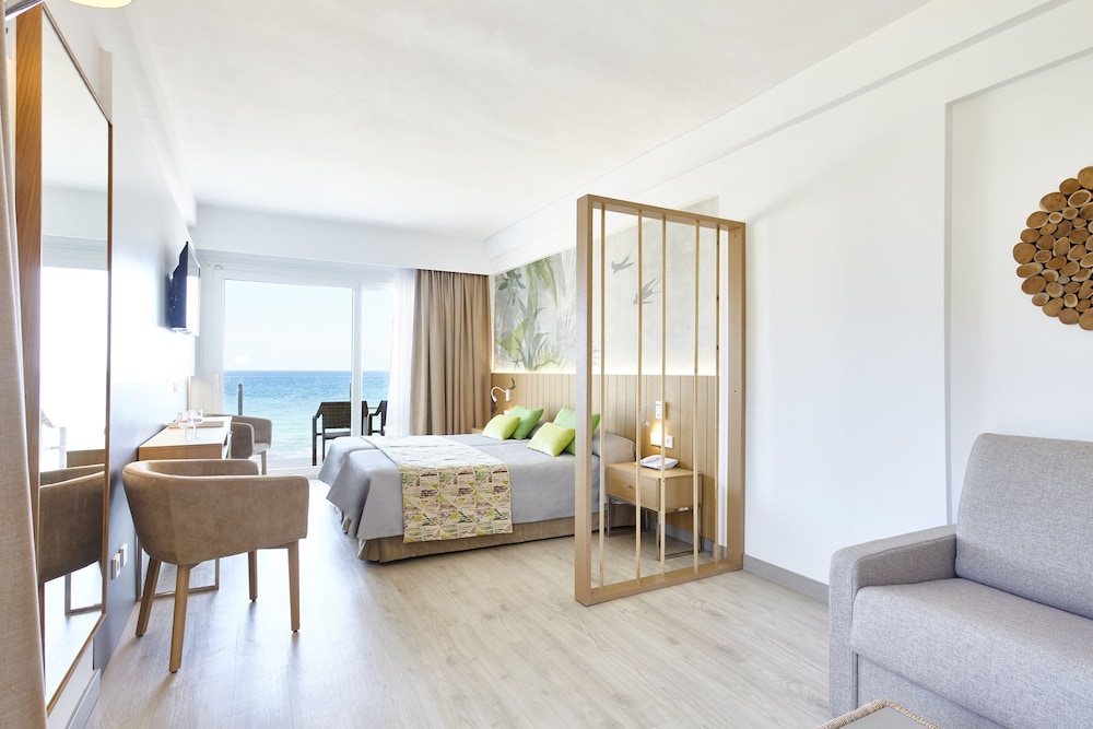 

Milano - Arta - Universal Hotel Castell Royal