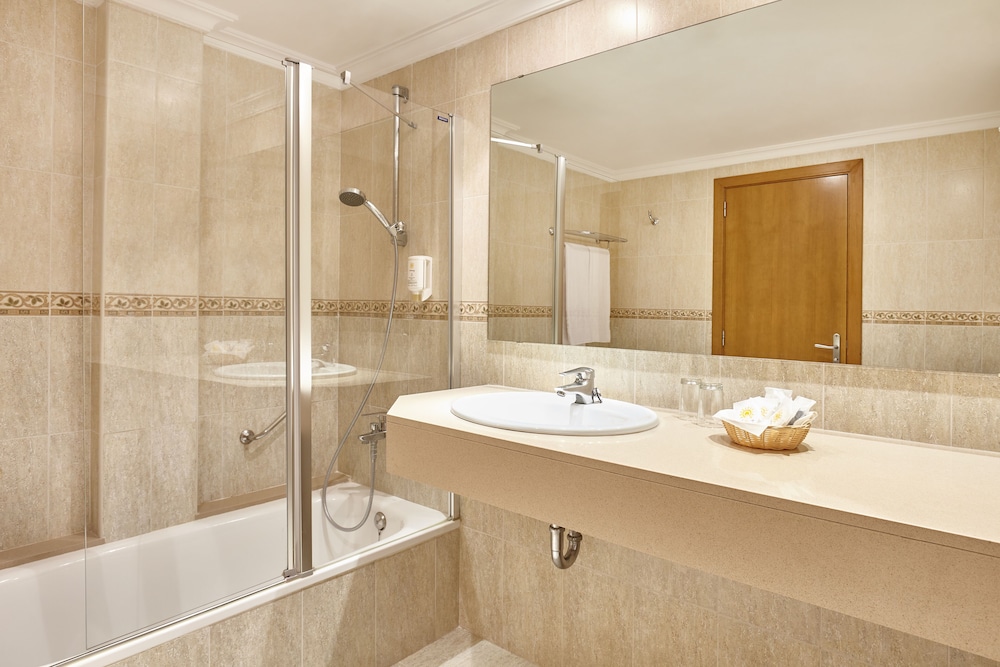 

Torino - Arta - Universal Hotel Castell Royal