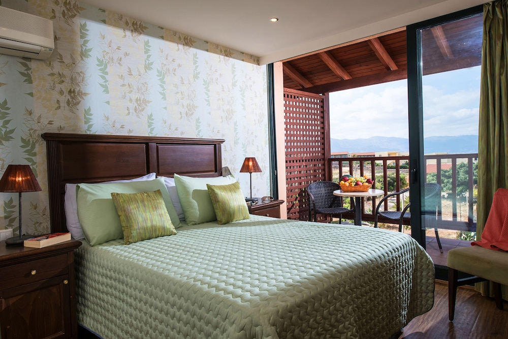 

Venezia - Milatos - Koutrakis Suites by Estia