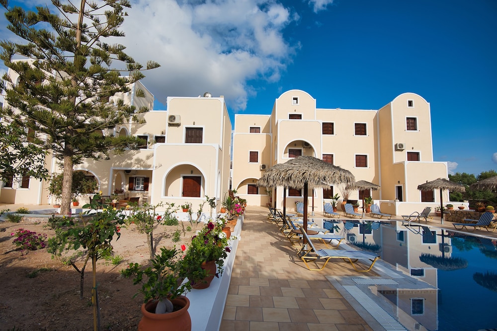 

Palermo - Santorini, Isole Greche - Villa Angira