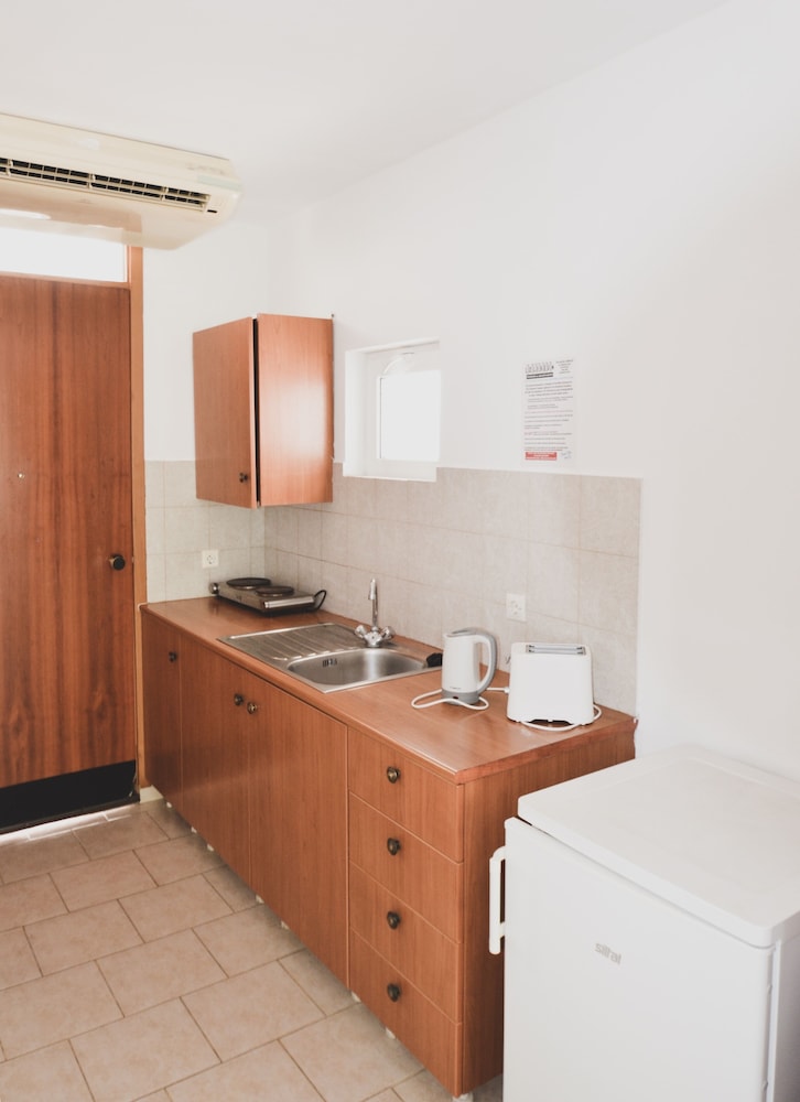 

Roma - Lindos - Coliseum Studios & Apartments