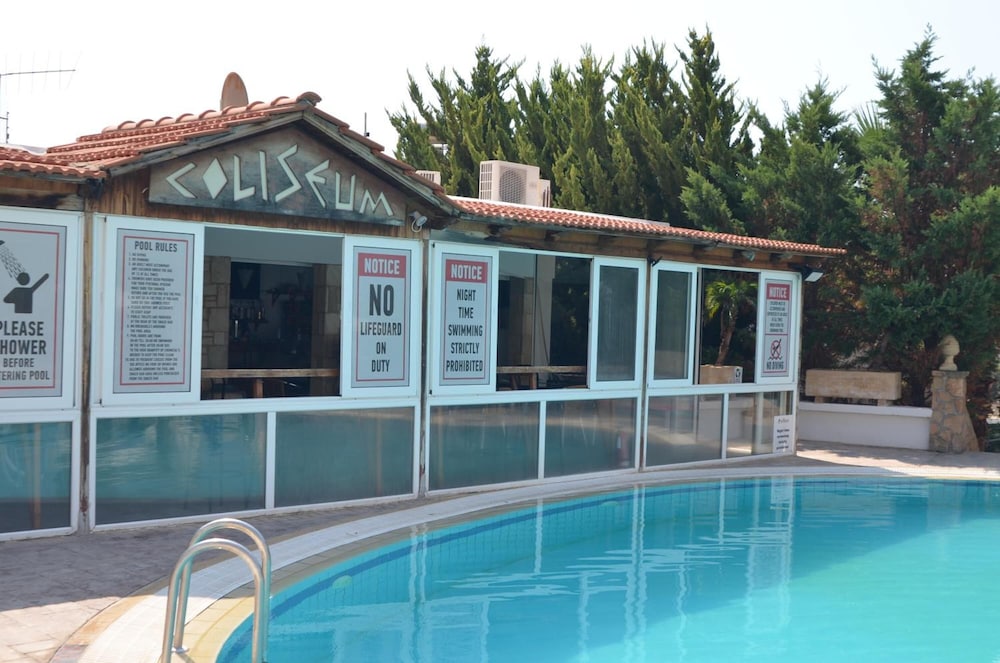 

Verona - Pefkos - Coliseum Studios & Apartments
