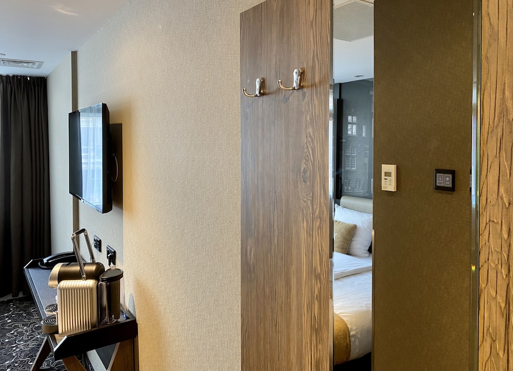 

Milano - Amstelveen - XO Hotels Infinity