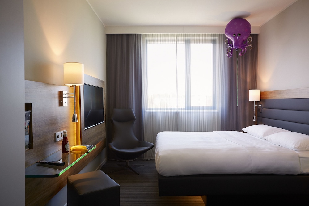 

Bologna - Staines - Moxy London Heathrow Airport