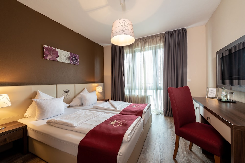 

Bologna - Germering - Empress Boutique Hotel
