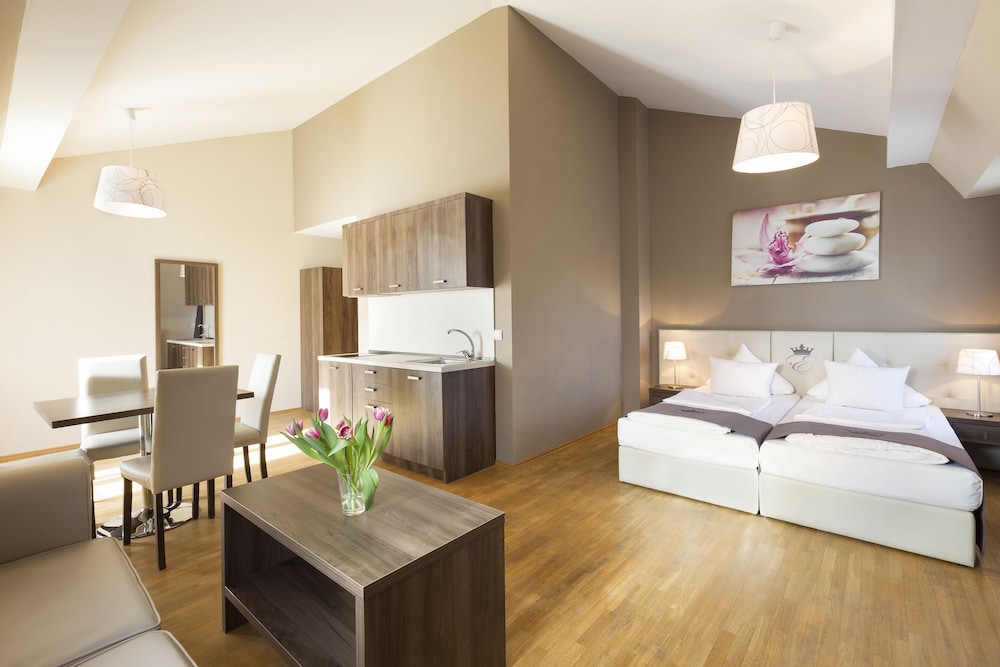 

Milano - Germering - Empress Boutique Hotel