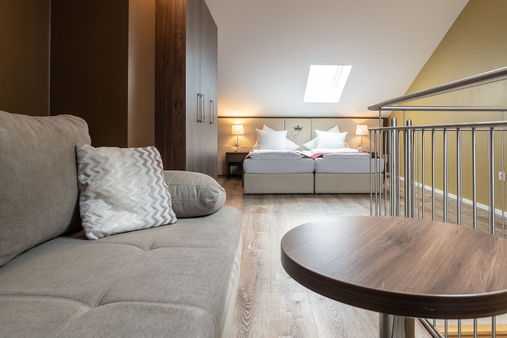 

Ancona - Germering - Empress Boutique Hotel