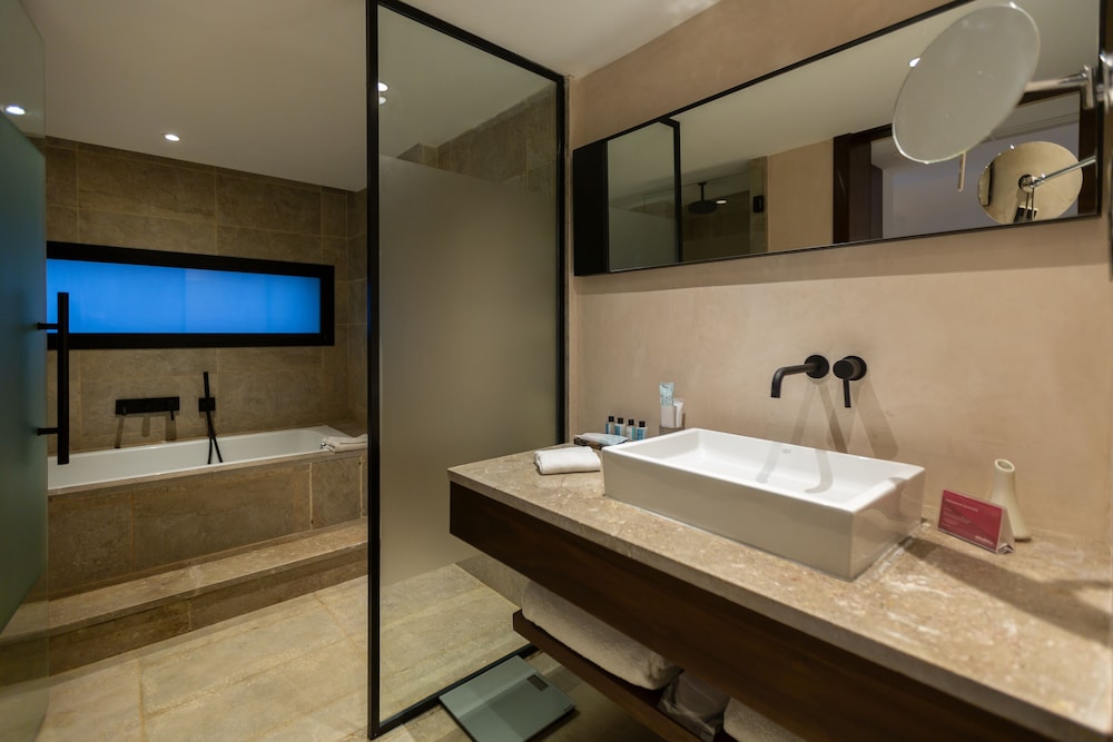 

Napoli - Sidi Bou Saïd - Mövenpick Hotel Gammarth Tunis
