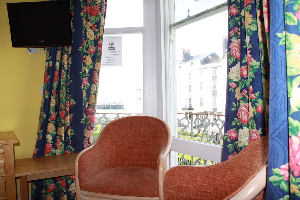 

Venezia - Brighton - Ambassador Hotel
