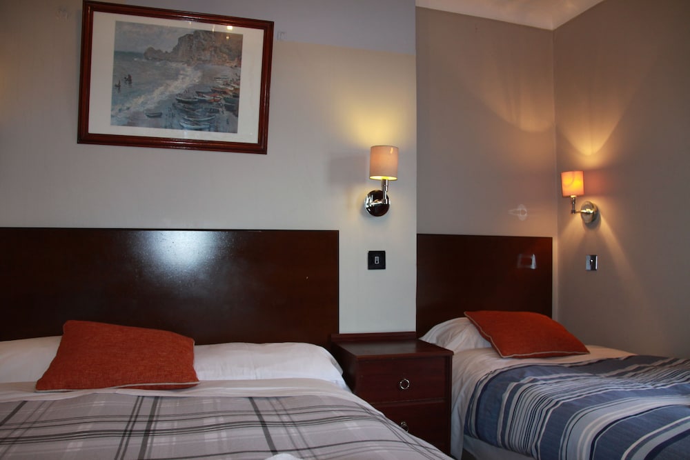 

Pisa - Brighton - Ambassador Hotel