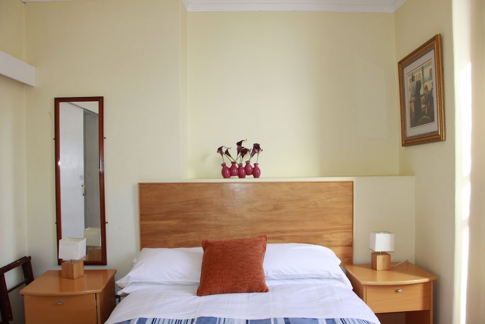 

Roma - Brighton - Ambassador Hotel