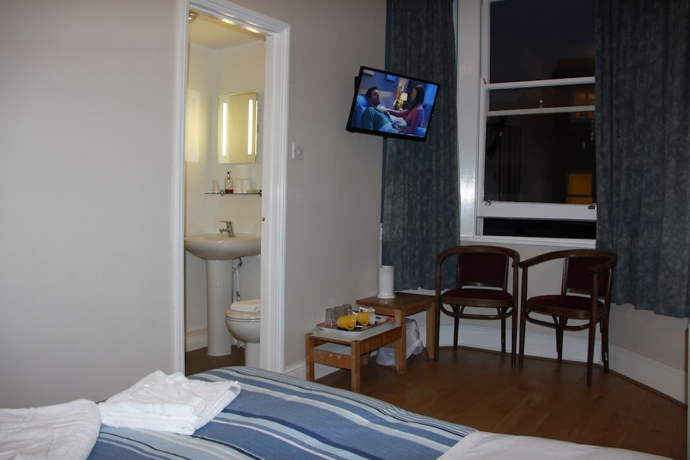 

Pisa - Brighton - Ambassador Hotel