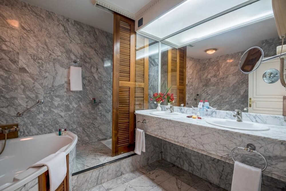 

Roma - Madagascar, Oceano Indiano - Hôtel Colbert Spa & Casino