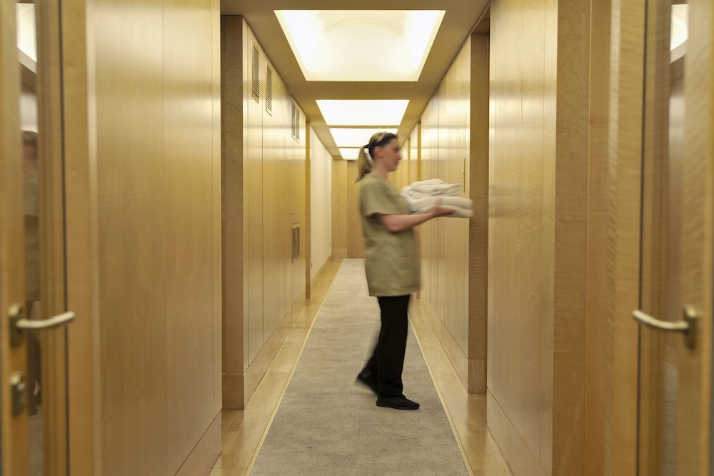 

Bari - Atene - Melia Athens