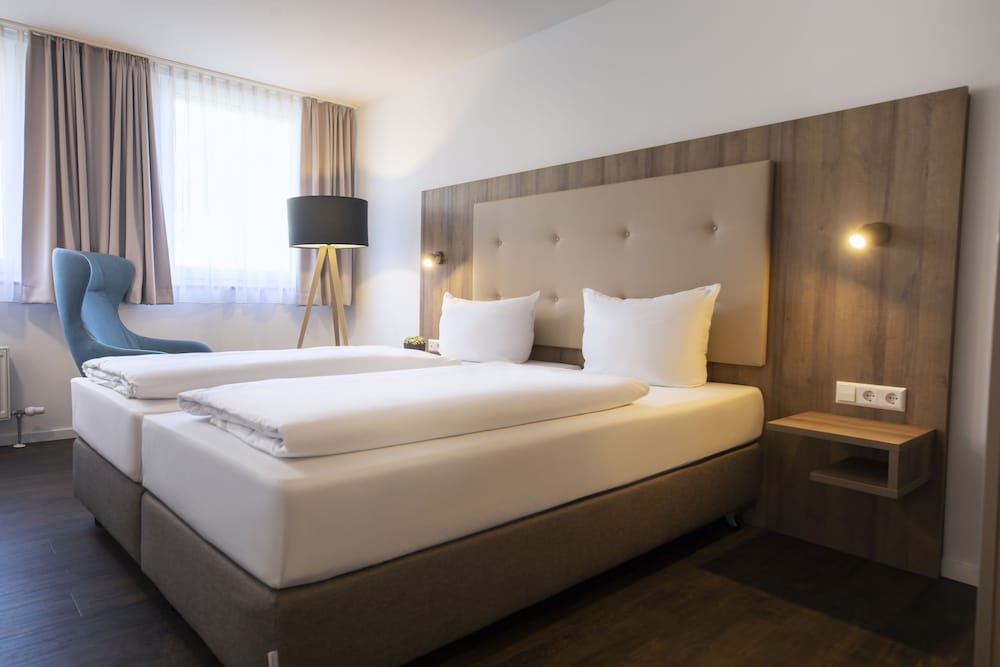 

Cagliari - Stoccarda - ACHAT Hotel Stuttgart Zuffenhausen