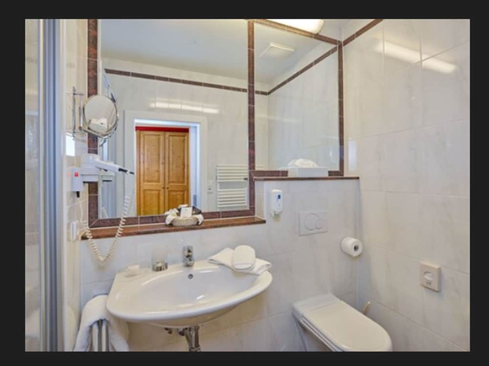 

Bari - Innsbruck - Sporthotel Igls