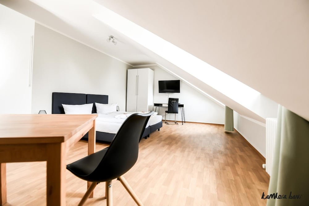 

Napoli - Germering - Hotel Blutenburg