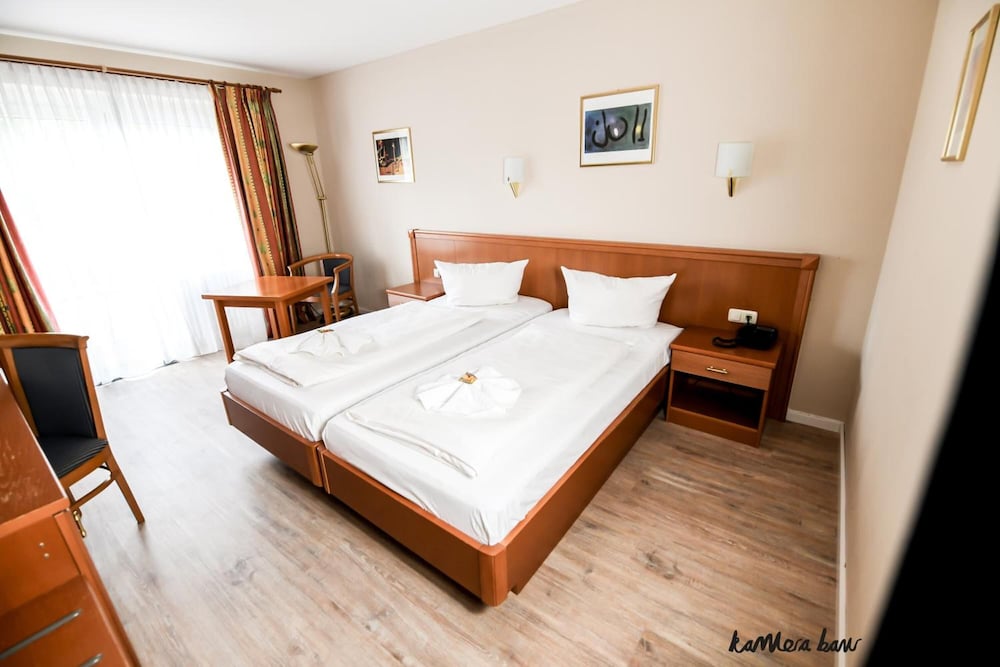 

Bologna - Germering - Hotel Blutenburg