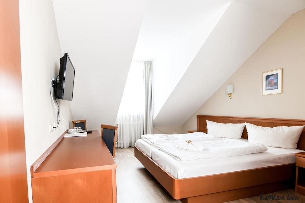 

Roma - Germering - Hotel Blutenburg
