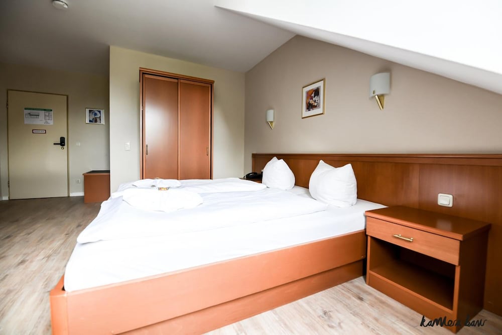 

Palermo - Germering - Hotel Blutenburg