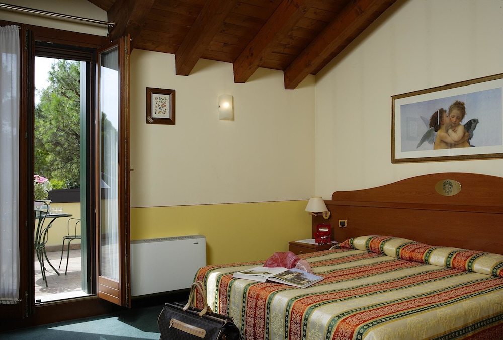 

Napoli - Marcon - Hotel Antico Moro