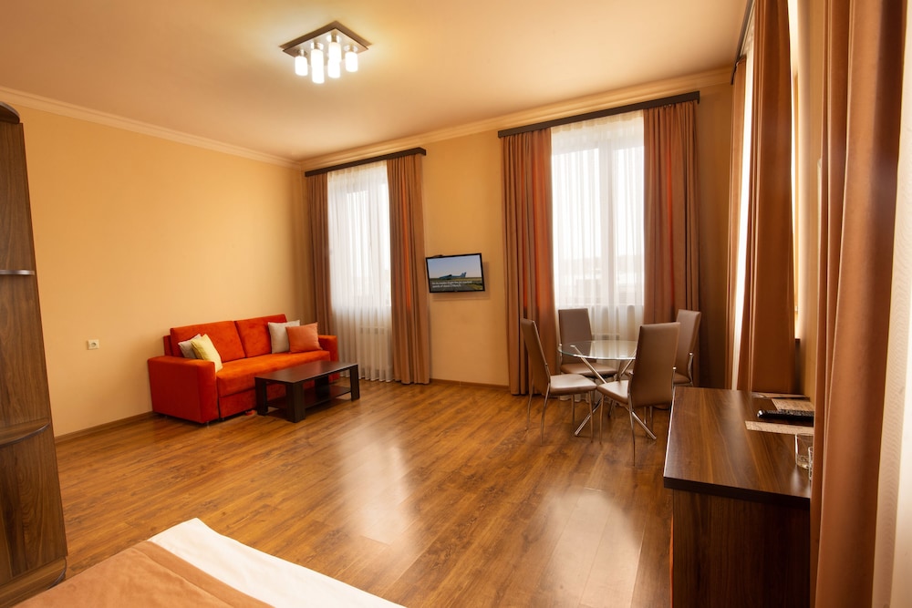

Roma - Yerevan - Kantar Hotel