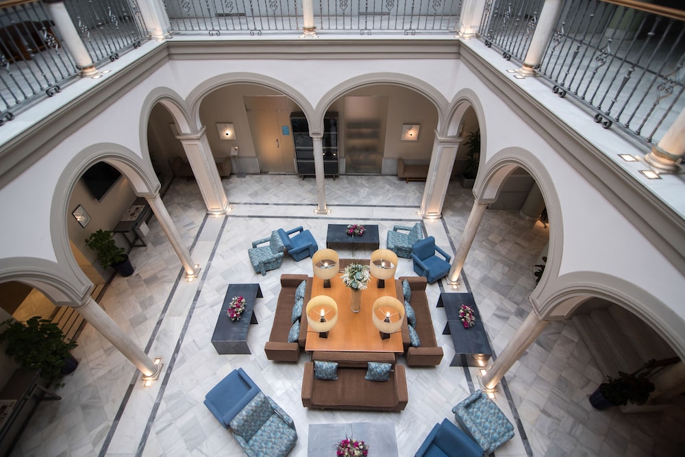 

Bari - Siviglia - Petit Palace Marques Santa Ana