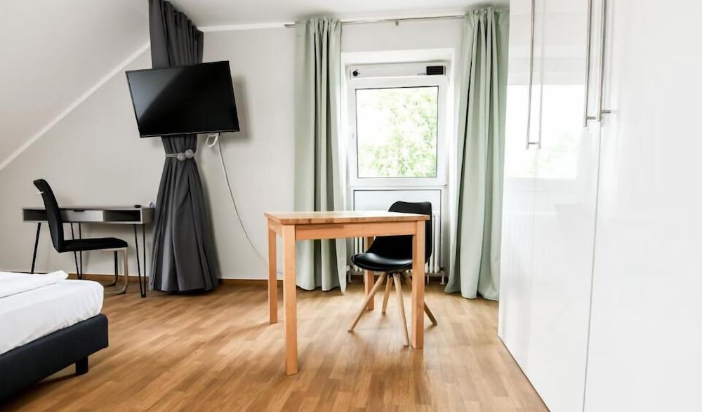 

Roma - Germering - Hotel Blutenburg