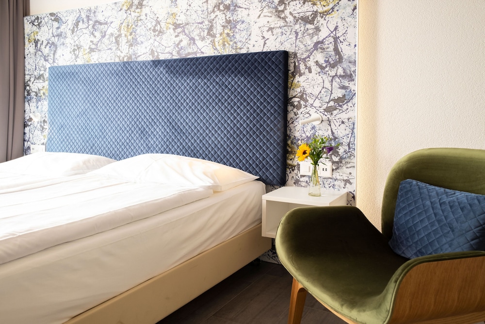 

Catania - Baden, Switzerland - Tailormade Hotel IDEA Spreitenbach