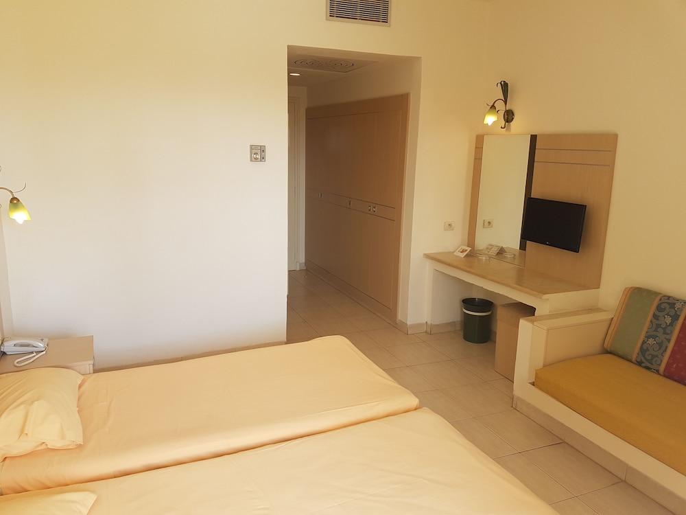 

Napoli - Nabeul - Omar Khayam Resort & Aqua Park