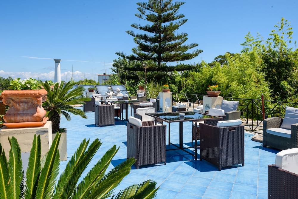 

Milano - Isola di Capri - Hotel Bussola di Hermes
