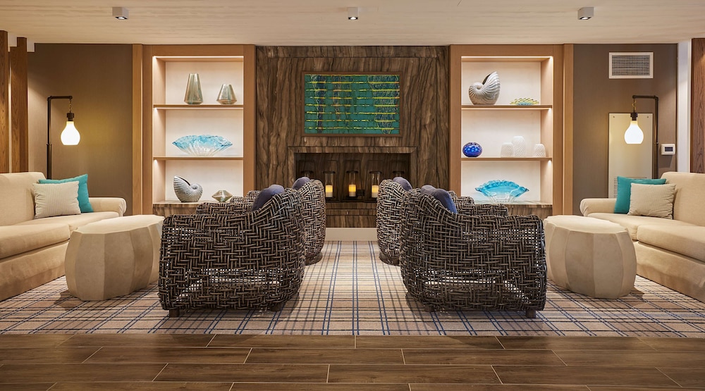 

Milano - Newport Beach - The Waterfront Beach Resort, A Hilton Hotel