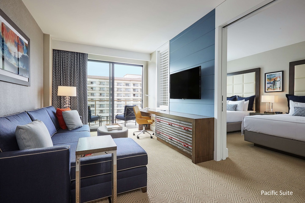 

Milano - Newport Beach - The Waterfront Beach Resort, A Hilton Hotel
