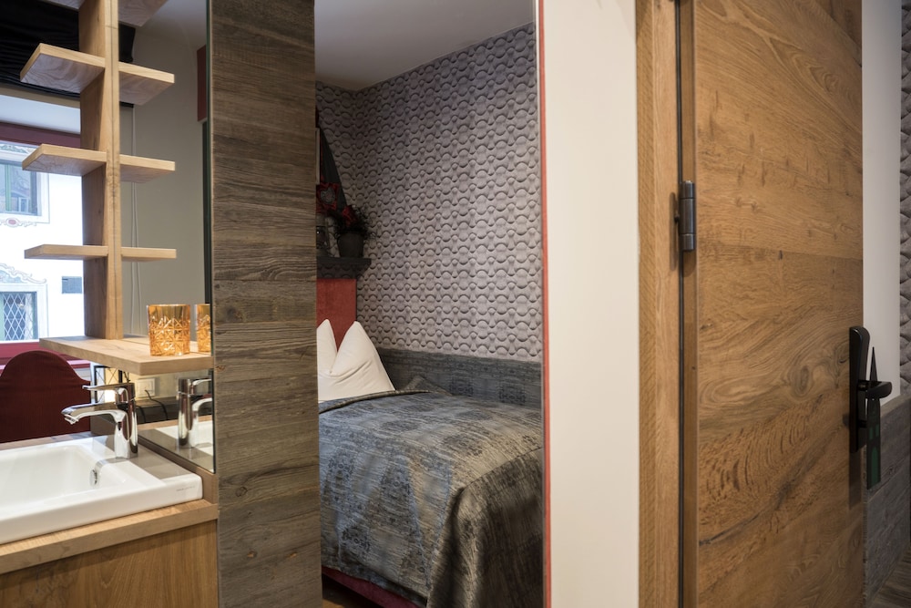 

Roma - Alpi Austriache, Austria - Boutique Hotel im Auracher Löchl