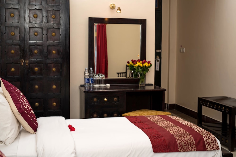 

Catania - Zanzibar Town - Golden Tulip Stone Town Boutique