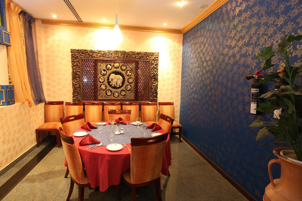 

Roma - Ruwī - Ramee Guestline Hotel