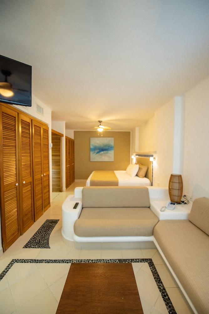 

Venezia - Puerto Aventuras - Las Villas Akumal