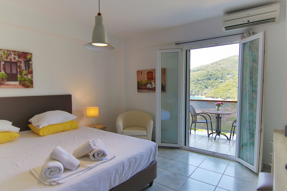 

Milano - Area di Preveza, Grecia - CAMPING POROS BEACH