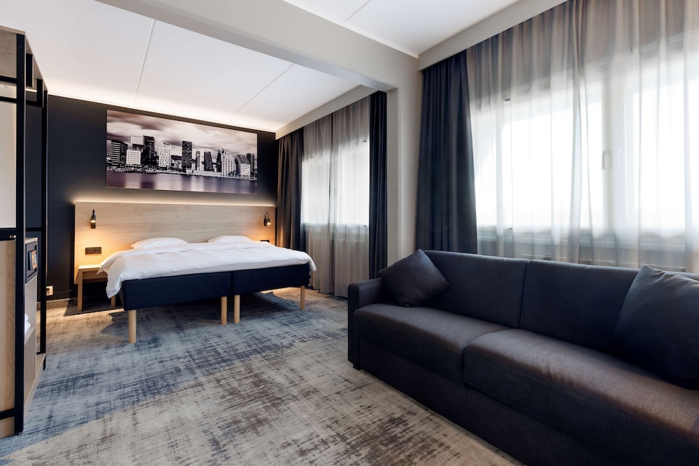 

Roma - Ullensaker - Park Inn by Radisson Oslo Airport Hotel West