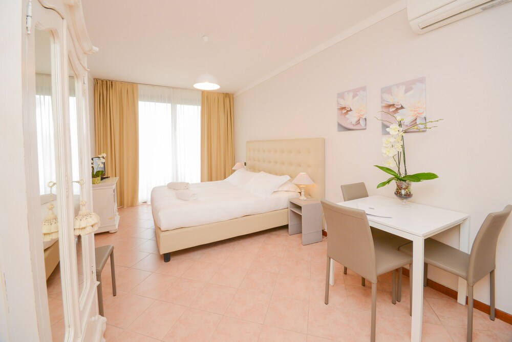 

Catania - Moniga del Garda - Il Sogno Apartments