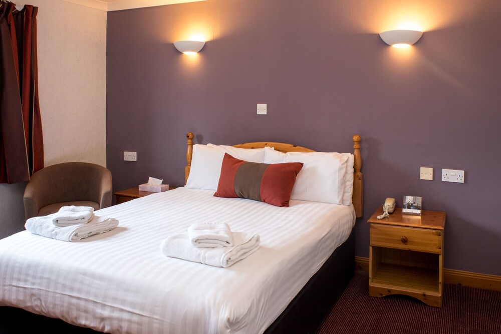 

Catania - Isle of Skye - Kyle Hotel