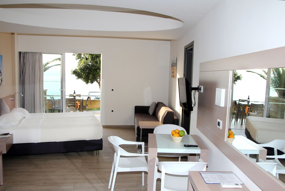 

Bologna - Agia Marina Nea Kydonias - Renieris Hotel