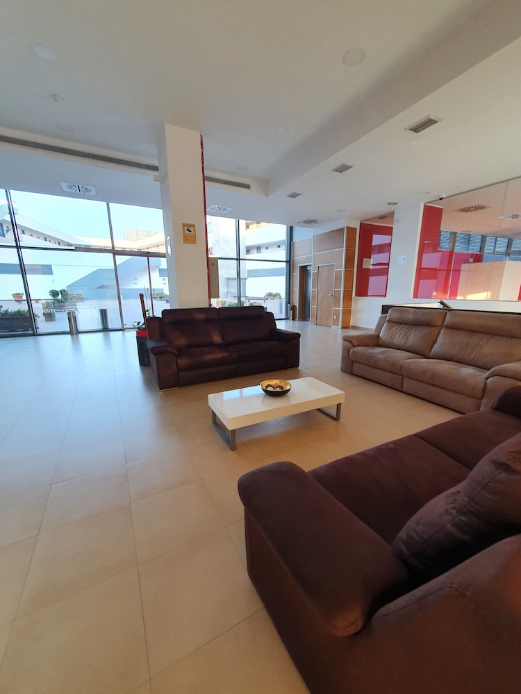 

Lamezia Terme - Siviglia - Iberflat Vega De Triana