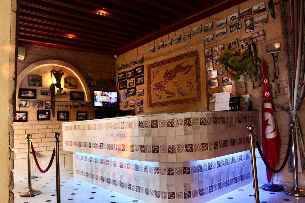 

Napoli - Bir El Bey - Hotel Donia