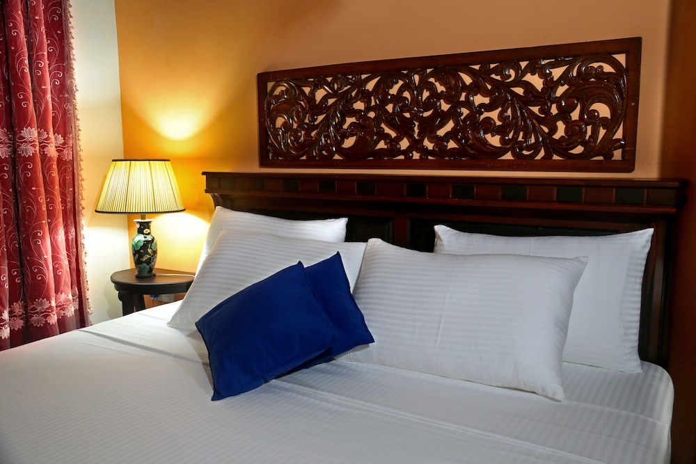 Hamburg - Negombo - The Castle