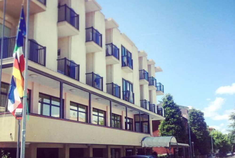 

Milano - Rimini - Hotel Diamante 5 minuti dalla fiera di rimini