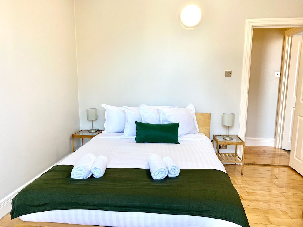

Verona - Croydon - Westciti Caroco Aparthotel