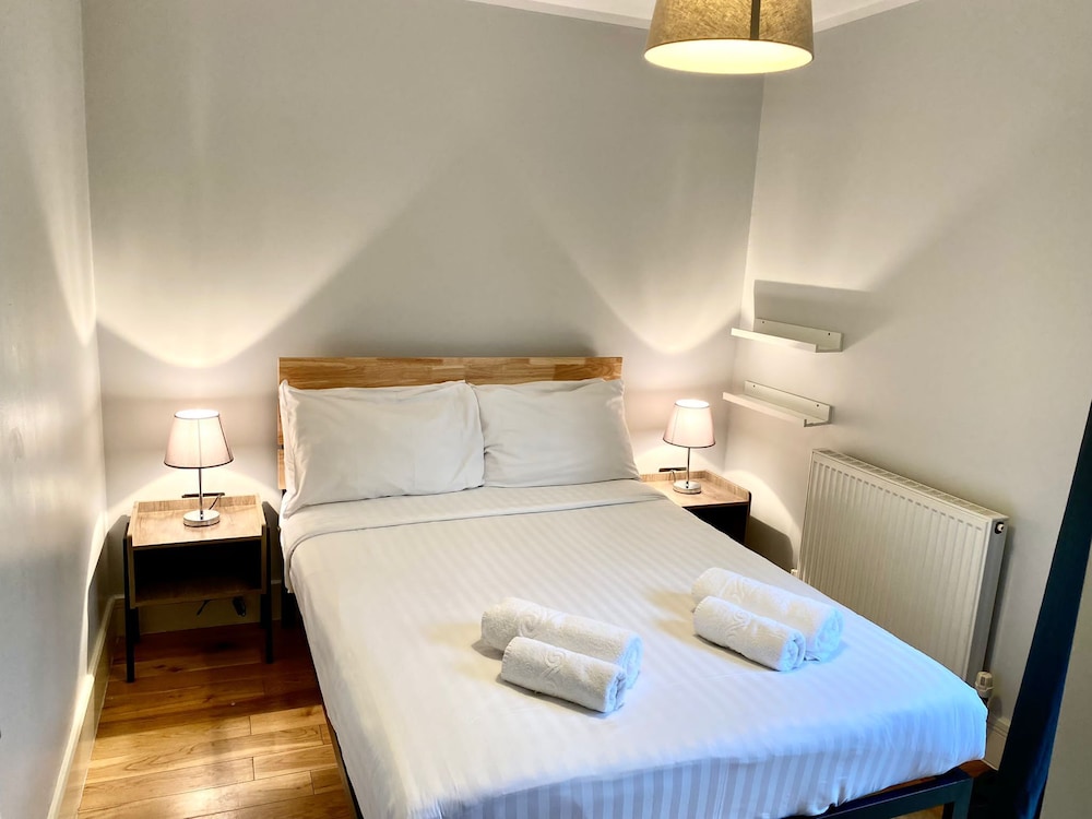

Verona - Croydon - Westciti Caroco Aparthotel