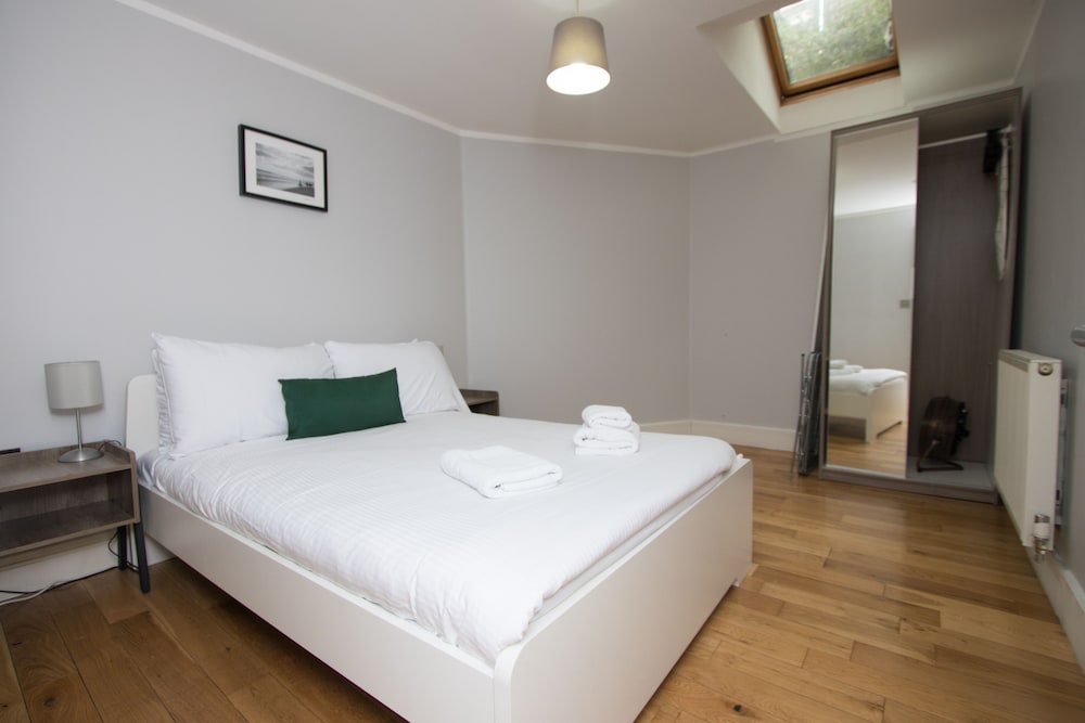 

Verona - Croydon - Westciti Caroco Aparthotel