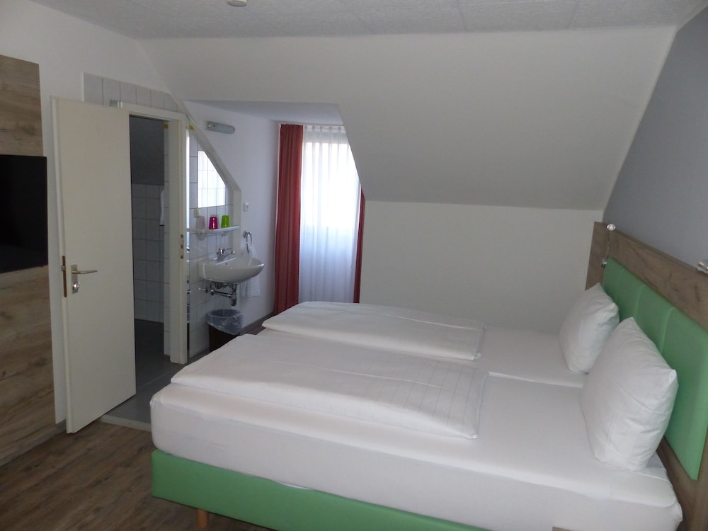 

Bari - Germering - Hotel Pension Köberl